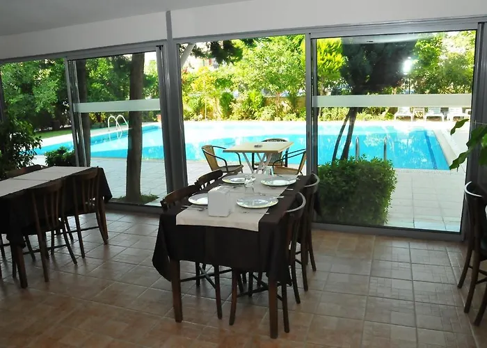 Anfora Hotel 3*